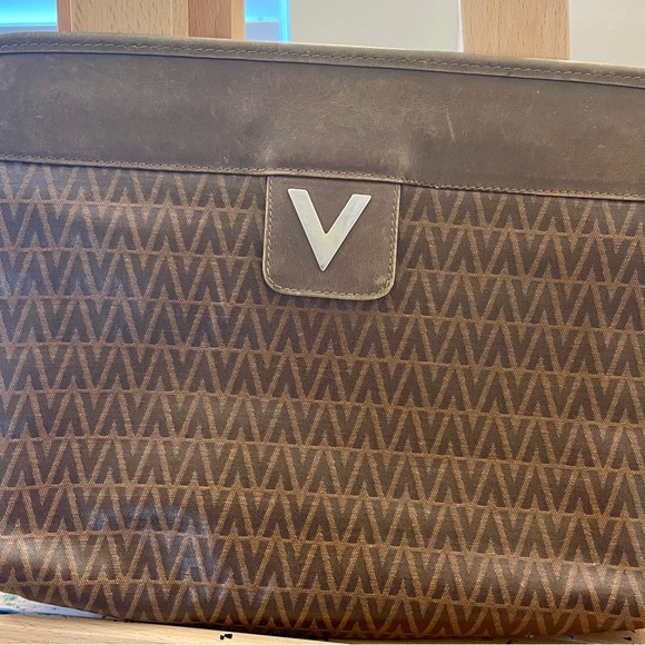 GUC Mario Valentino clutch - Picture 4 of 14